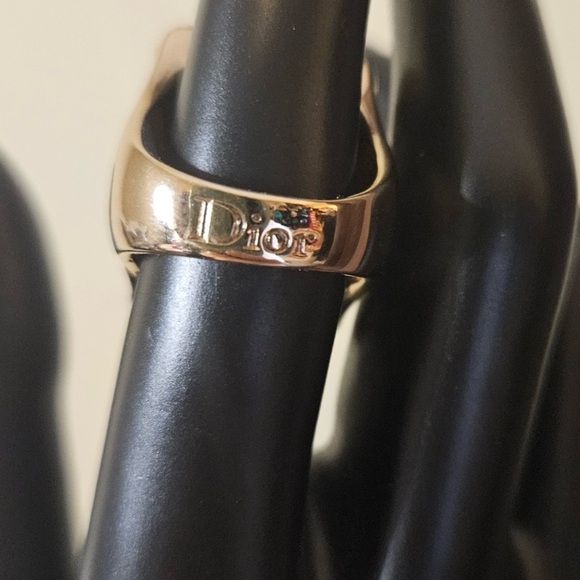 CHRISTIAN DIOR LOGO BIJOU RIBBON
BROWN CRYSTAL RING (Size 7-7.5) 💍 💛🔥 - Picture 9 of 15